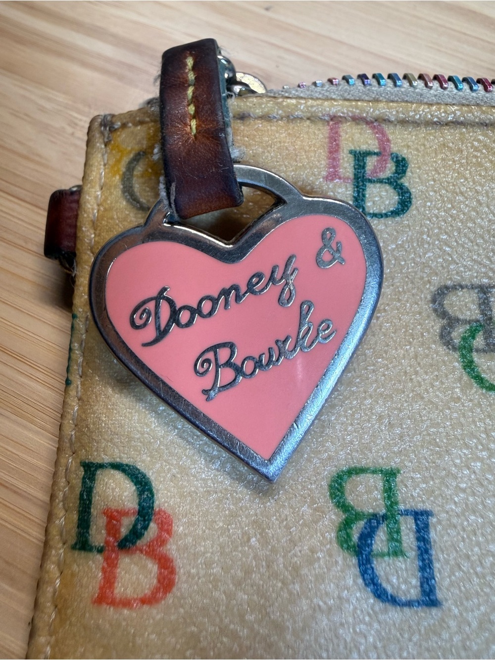 Vintage Dooney & Bourke Beige Multicolor 'DB' Key Pouch - Picture 2 of 4